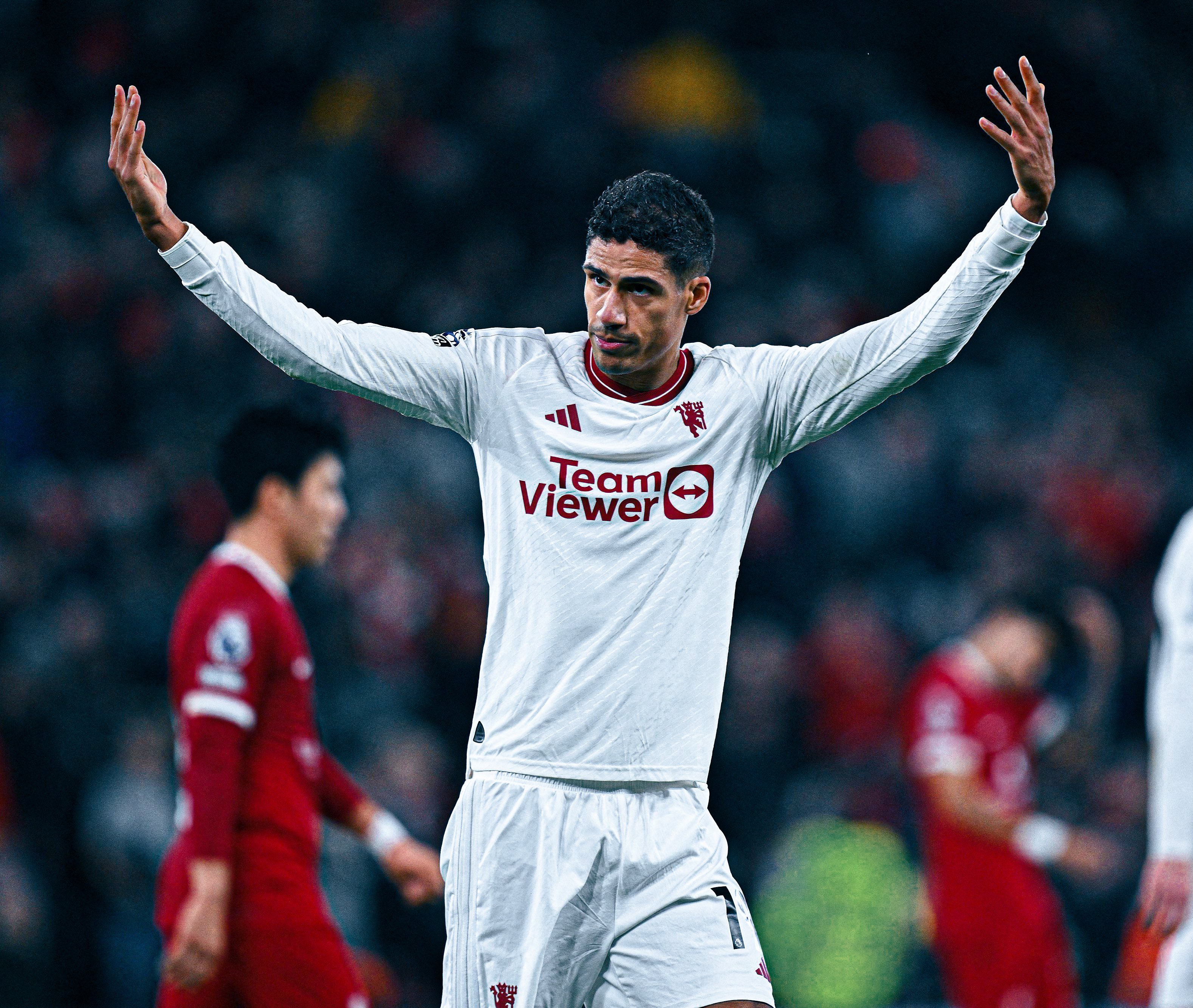 中国官网-莱比锡红牛主场失利，球迷表达失望情绪的简单介绍